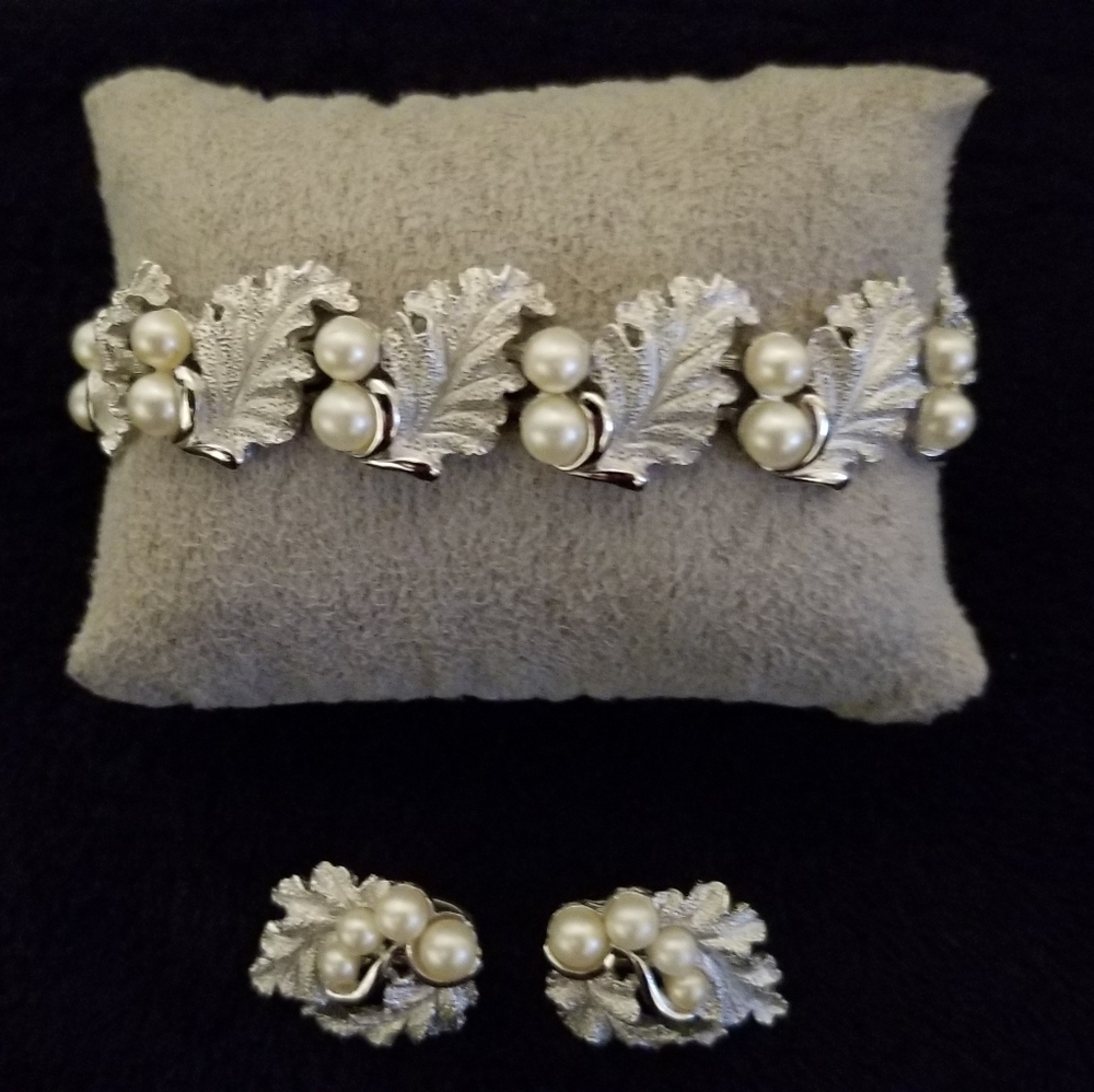 Vintage Crown Trifari bracelet & earrings